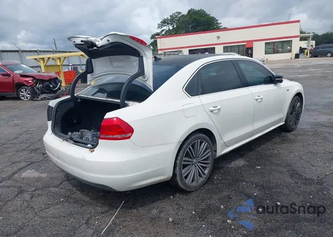 2015 Volkswagen Passat 1.8T Sport from USA, damaged, VIN 1VWBT7A34FC014716